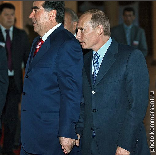 Помни про оккупацию - Turkmenbashi-Putin.jpg