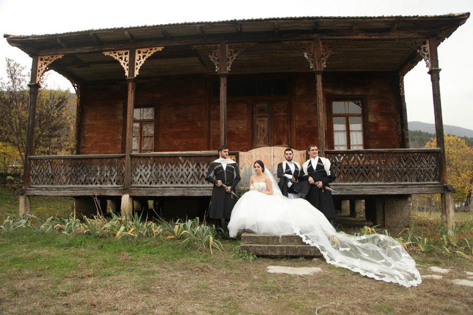 Фотографии с грузинских свадеб  - 577741_559032447447245_1455889500_n.jpg