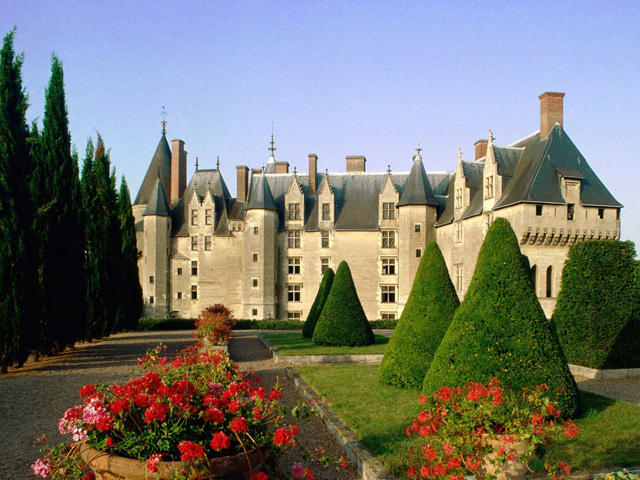 Фотоигра  - Chateau_de_Langeais_France.jpg