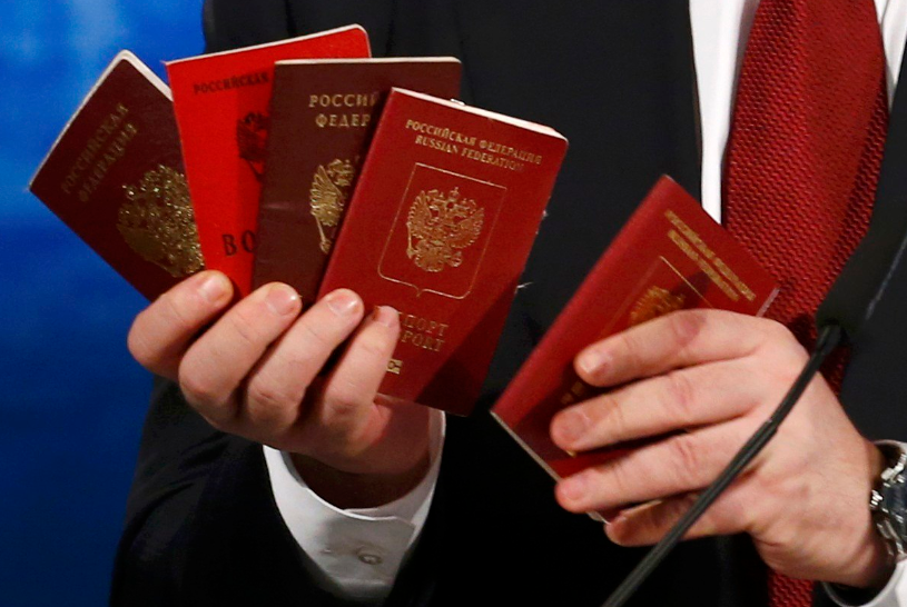 Хроніка національно-визвольної війни - poroshenko-russian-pasports.png