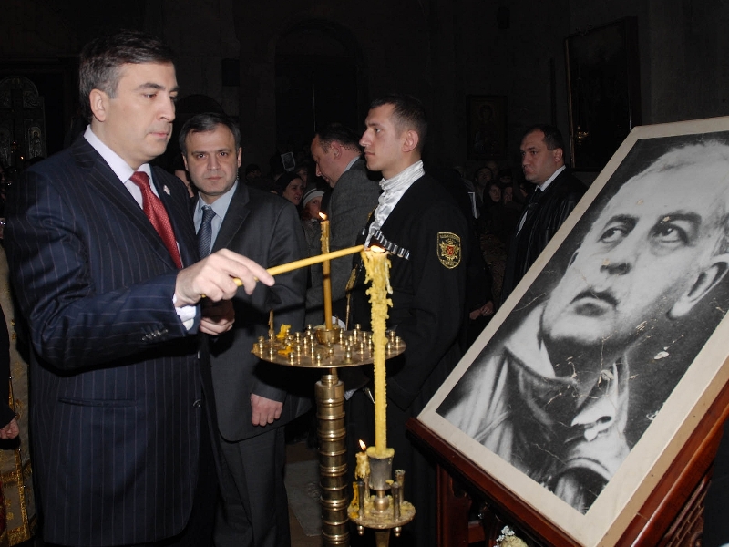 Расследование гибели первого президента Грузии - gamsakhurdia-saakashvili.jpg