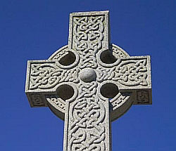 Уверен каждый грузин знающий историю на этом кельтском кресте узнает свой родной орнамент... - calendar_March_CelticCross.jpg