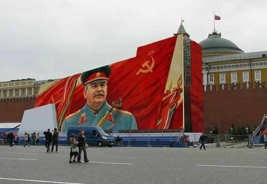 Феномен Сталина - Сталин на красной площади.jpg