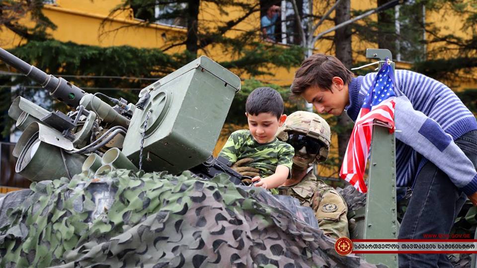 Интеграция Грузии в НАТО - американская техника в Грузии 18.jpg