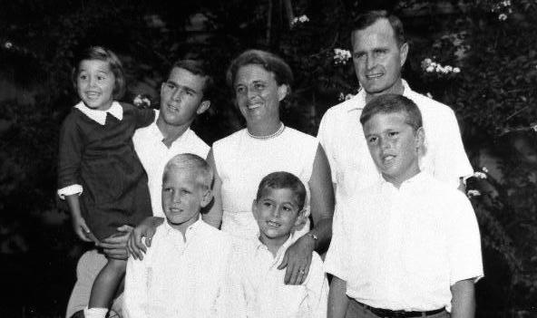 Барбара Буш - Entire_Bush_family.jpg