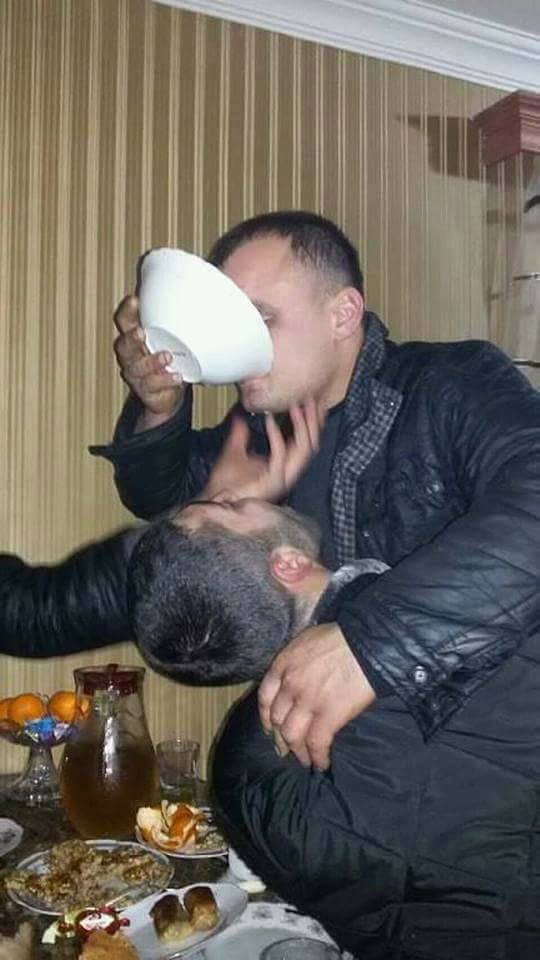 Традиции грузин, которые нас губят - тост до последней капли.jpg