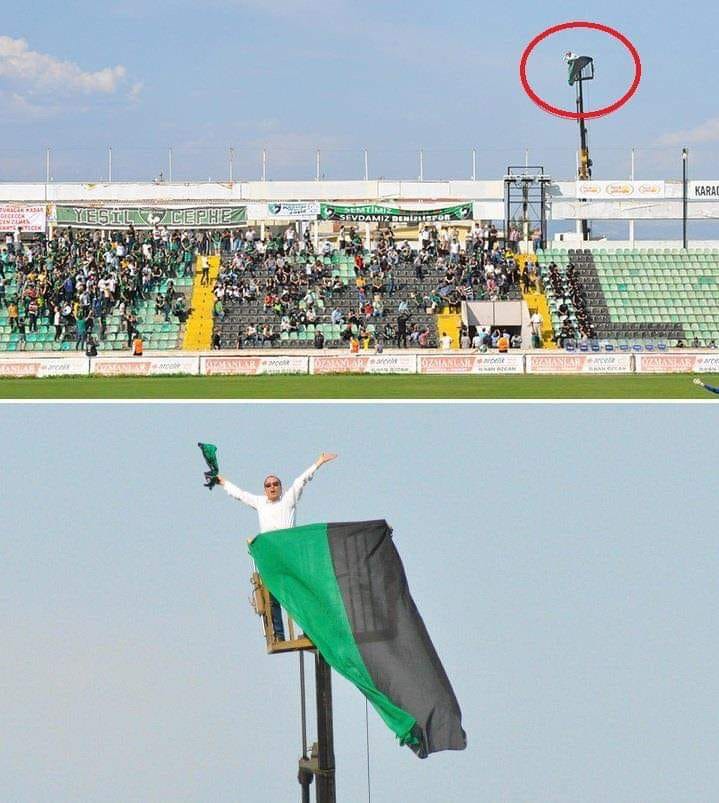 Необычные люди - болельщик.jpg