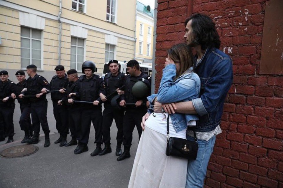 Фото Евгений Разумный, «Ведомости». Возле Мосгоризбиркома - Wie0SB5ByHg.jpg