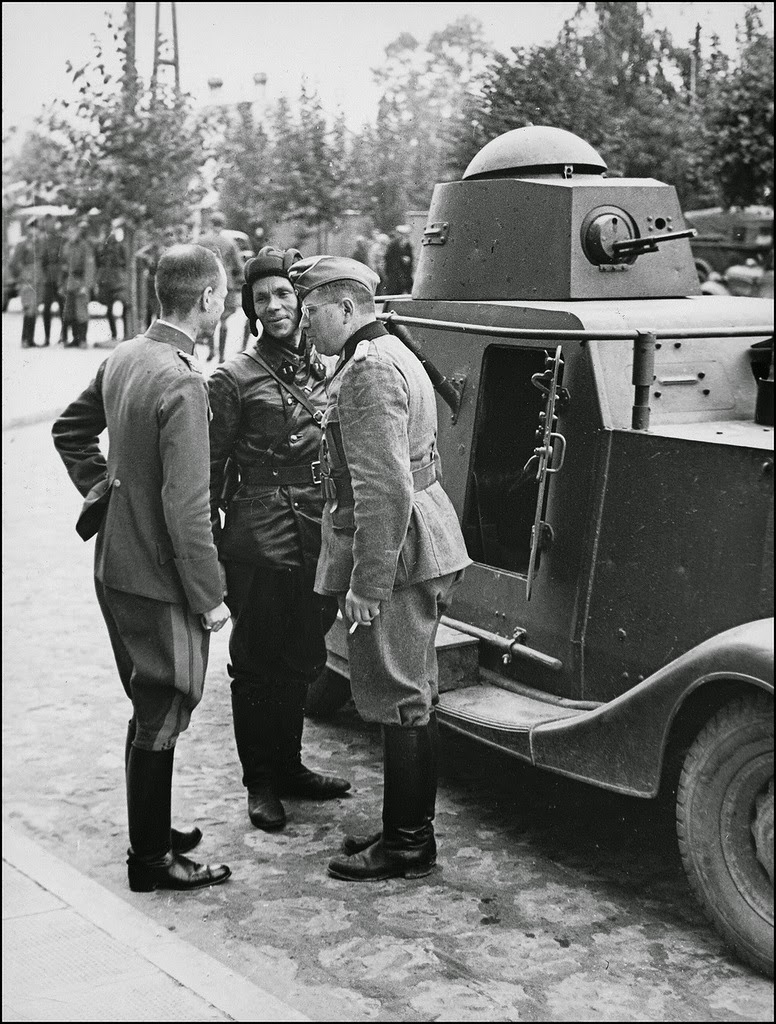 Коммунизм и фашизм на весах истории - German–Soviet military parade in Brest-Litovsk 88.jpg